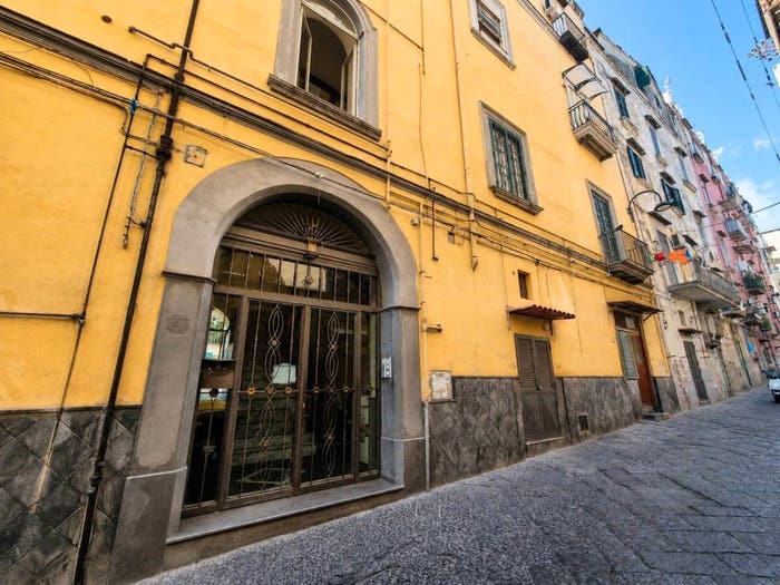 Appartamento bilocale in vendita in Vico Lungo Sant'Agostino degli Scalzi, Stella Materdei, Napoli