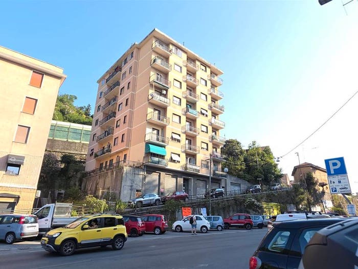 Appartamento con 6 locali in vendita in VIA DEL BRASILE, Bolzaneto, Genova