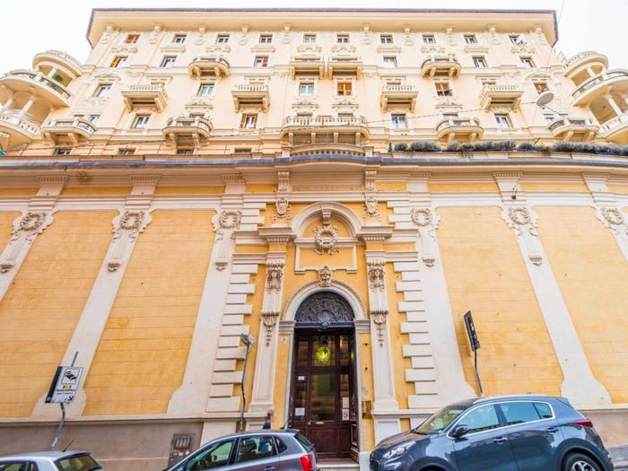 Appartamento con 6 locali in vendita in Via Gropallo, San Vincenzo, Genova