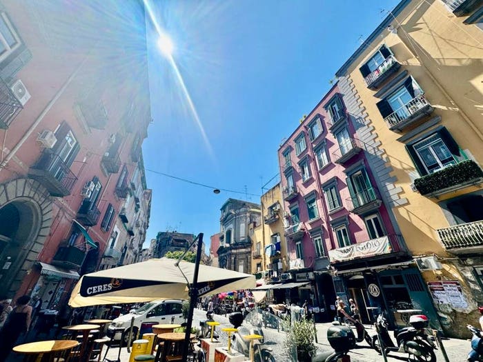 Appartamento quadrilocale in vendita in Via dei Vergini, Sanità, Napoli