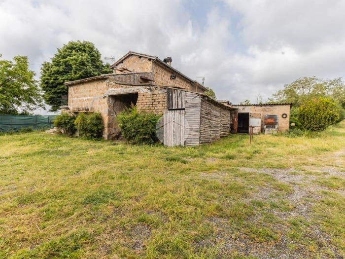 Appartamento trilocale in vendita in Via Fontana Cantarina, Nepi
