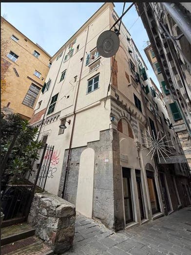 Appartamento bilocale in vendita in Vico Squarciafico, Caricamento, Genova