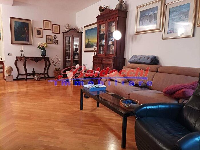Appartamento quadrilocale in vendita in Fano Flaminio, Fano