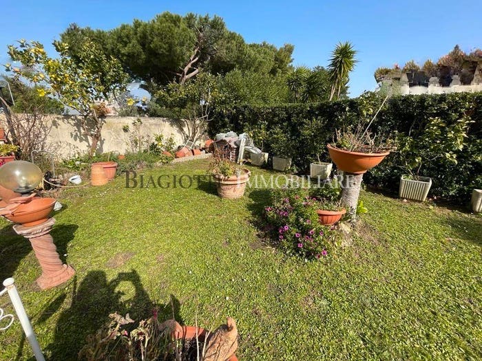 Casa con 6 locali in vendita in Montenero Basso Montenero Alto, Livorno