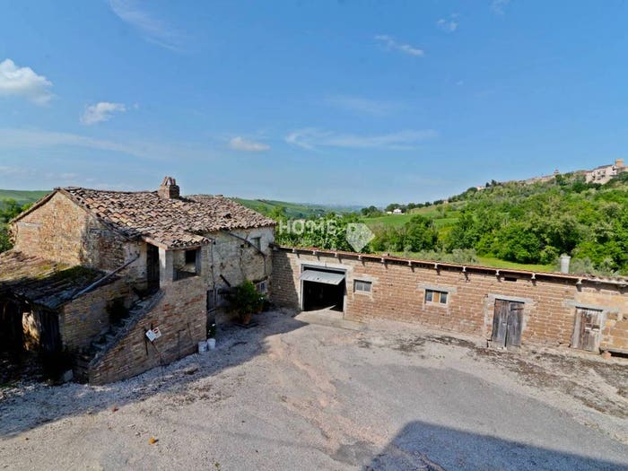 Casa quadrilocale in vendita in Contrada Valleresco, Urbisaglia