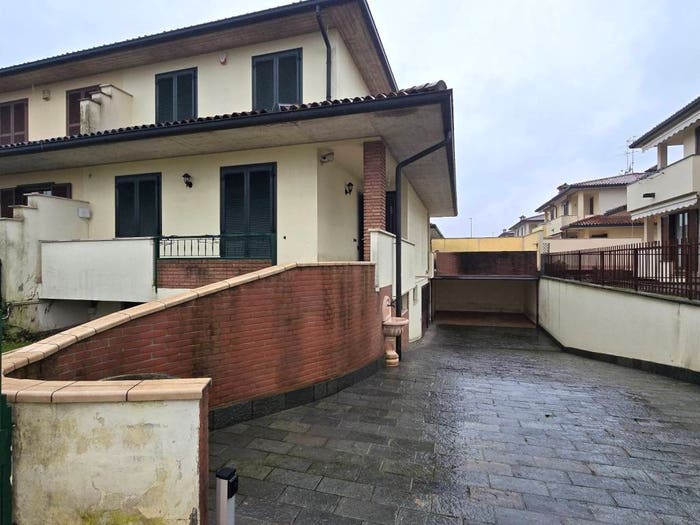 Casa con 6 locali in vendita in Via delle Rose, Centro, Sant'Angelo Lodigiano