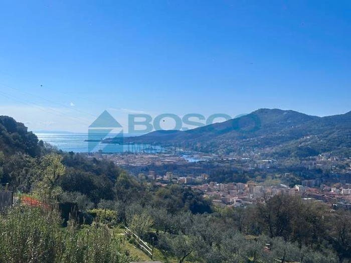 Appartamento quadrilocale in vendita in Via Costa Santa Lucia, Montalbano Valdurasca, La Spezia