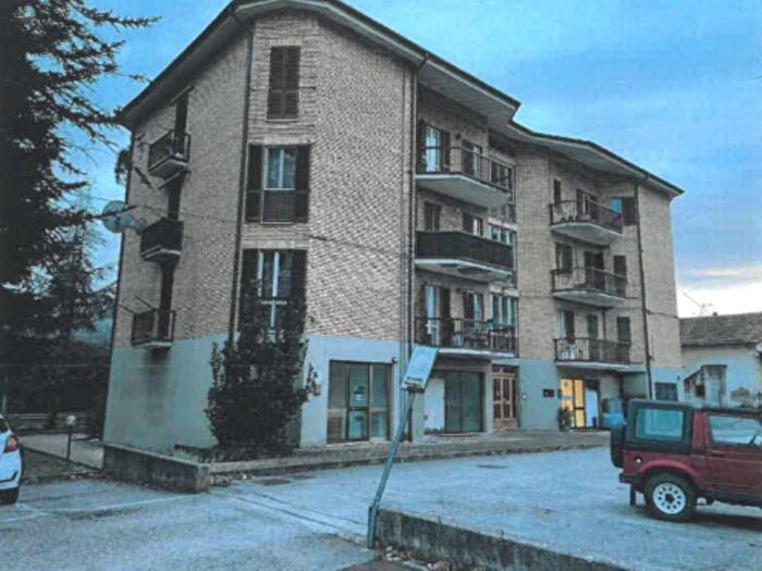 Appartamento quadrilocale in vendita in Via Nazionale n, Urbino