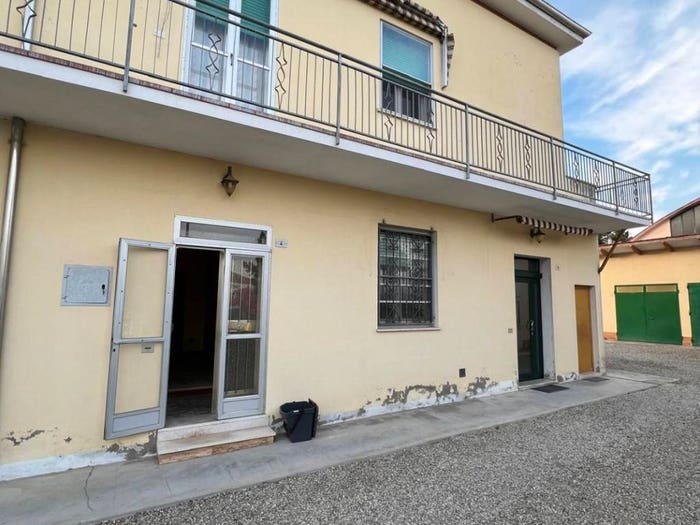 Appartamento quadrilocale in vendita in Frazioni Nord, Cento