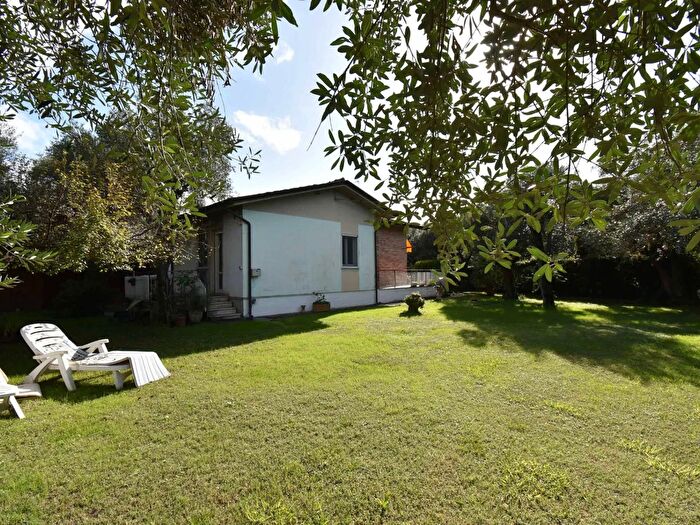Casa con 6 locali in vendita in Via Carlo Sforza, Forte Dei Marmi