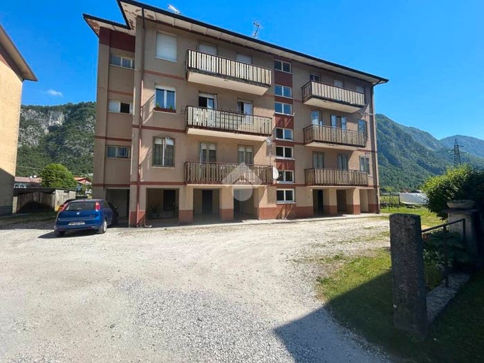 Appartamento trilocale in vendita in Via della Repubblica, Centro, Villa Santina