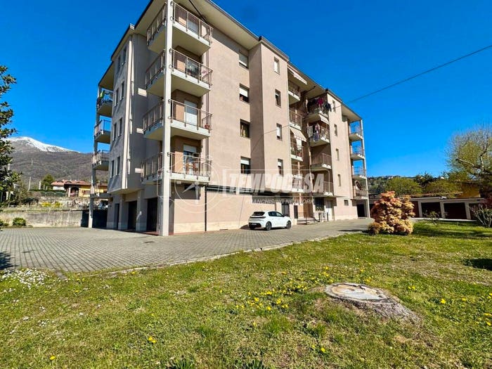 Appartamento con 5 locali in vendita in Via Luigi Einaudi, Centro, Forno Canavese