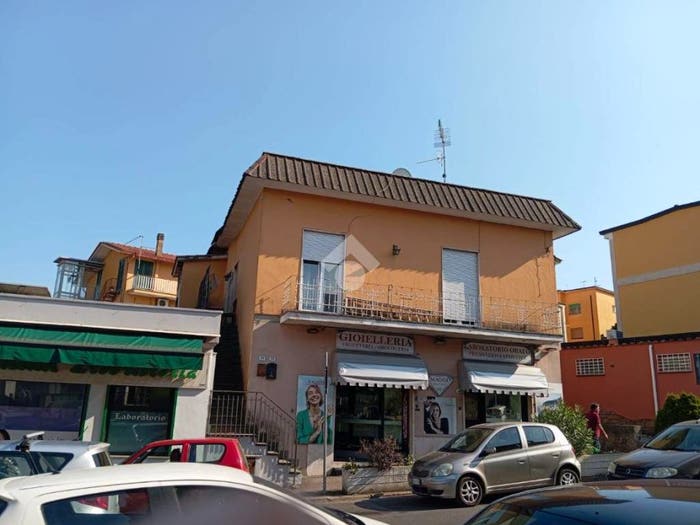 Appartamento bilocale in vendita in Via Napoli, Centro, Lariano