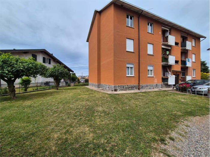 Appartamento quadrilocale in vendita in Via Vismara, Centro, Cislago