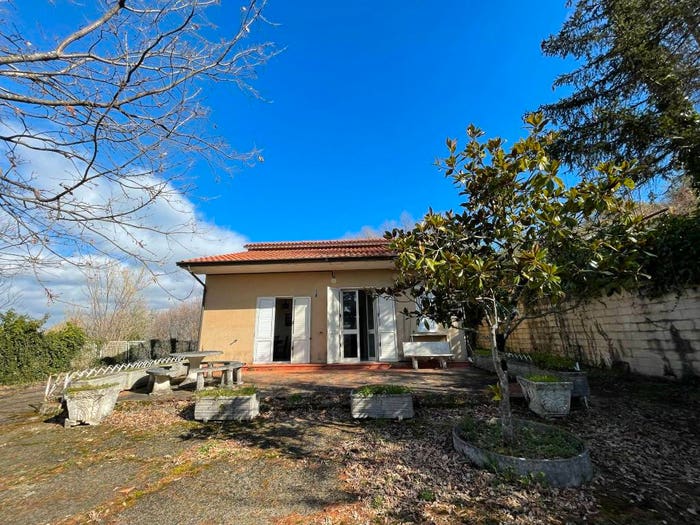 Casa quadrilocale in vendita in Via Ferrume, Lapio