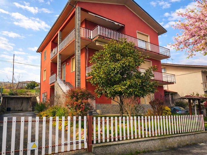 Casa con 6 locali in vendita in Via Anna Frank, Ramiola, Medesano