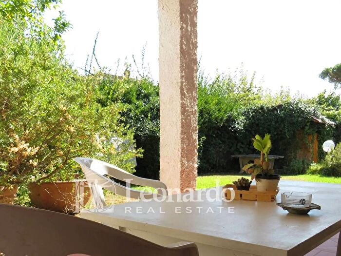 Casa con 9 locali in vendita in Via Pirandello, Seravezza