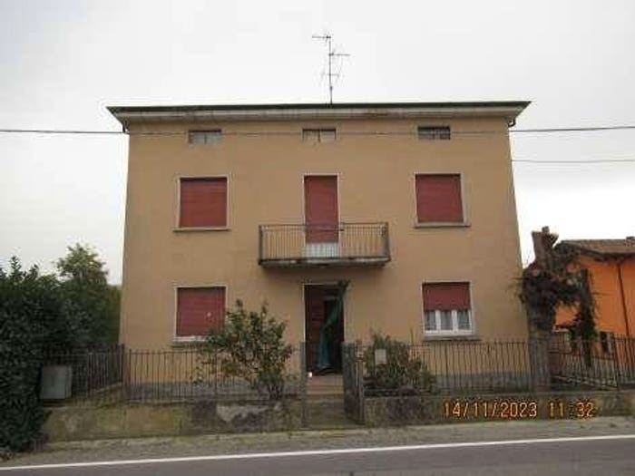 Casa con 6 locali in vendita in Via Begoglio, Centro, Santa Maria della Versa