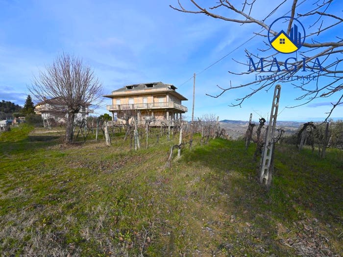 Casa trilocale in vendita in CONTRADA ROCCA DI MORRO, Folignano