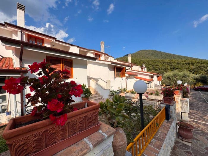 Casa quadrilocale in vendita in Via Marrone, Centro, Colle San Magno
