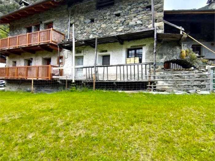 Casa quadrilocale in vendita in ChallandSaintAnselme