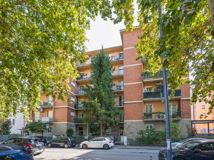 Appartamento quadrilocale in vendita in Via Valdossola, Costa, Bologna