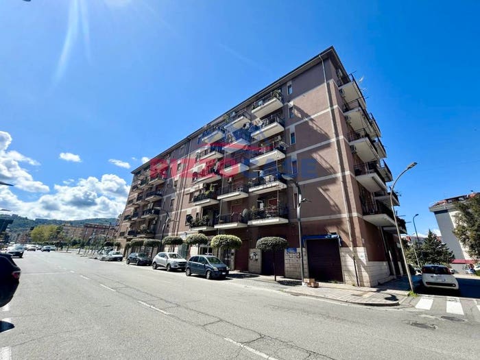 Appartamento quadrilocale in vendita in Viale Luca De Rosis, Rossano Stazione, CoriglianoRossano