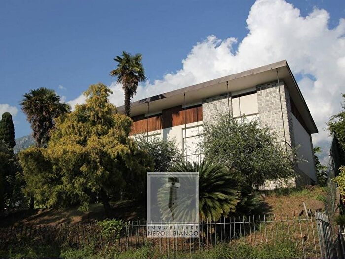 Casa con 5 locali in vendita in Centro, Mandello del Lario