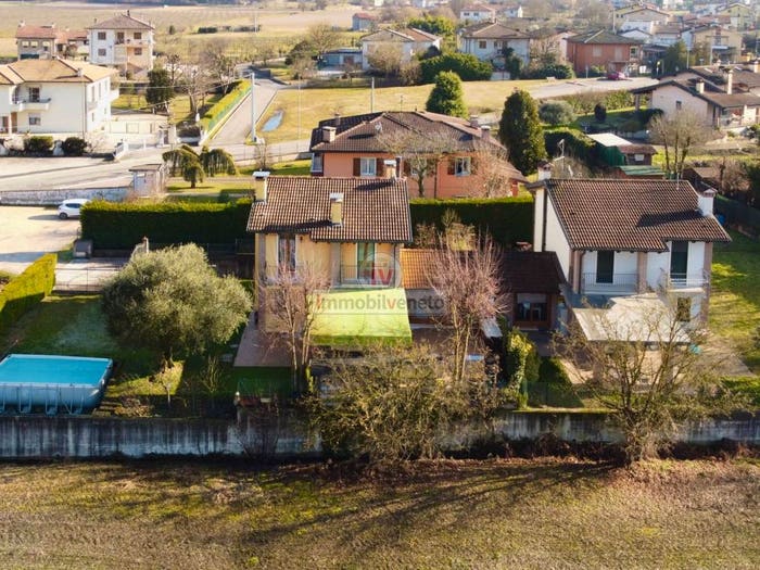 Casa con 6 locali in vendita in VIA SAN GIOVANNI BATTISTA, Pianezze Del Lago, Arcugnano