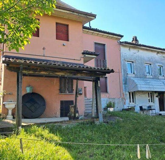 Casa con 6 locali in vendita in Frazione Cascina, San Damiano al Colle