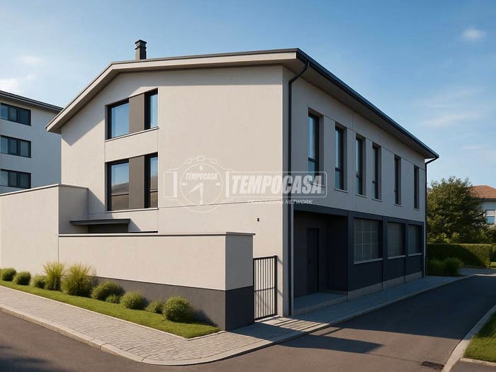 Casa con 6 locali in vendita in Via Luigi Cadorna, Semicentro, Cantù