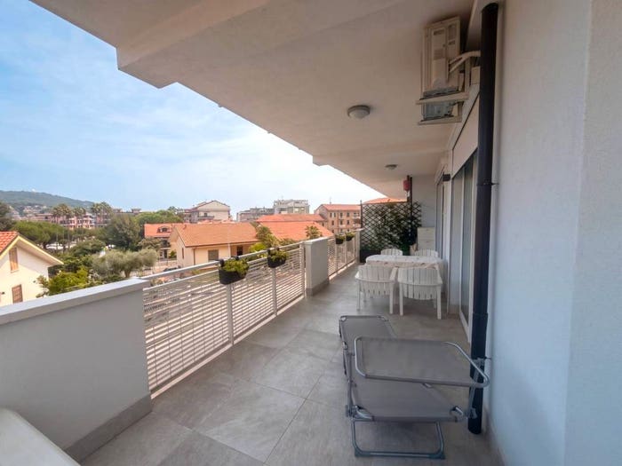 Appartamento trilocale in vendita in Via Del Poggio, Marina Di Andora, Andora