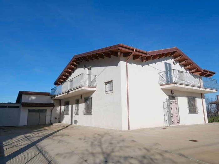 Casa con 6 locali in vendita in contrada Colle di Giogo, Moscufo