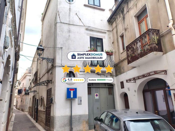 Appartamento con 6 locali in vendita in via Torre Arsa, Ascoli Satriano