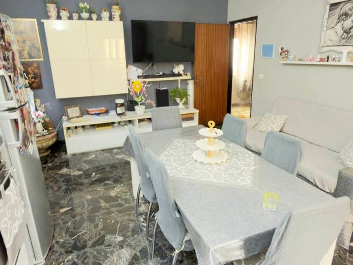 Appartamento con 6 locali in vendita in Via Tito Speri, Paternò