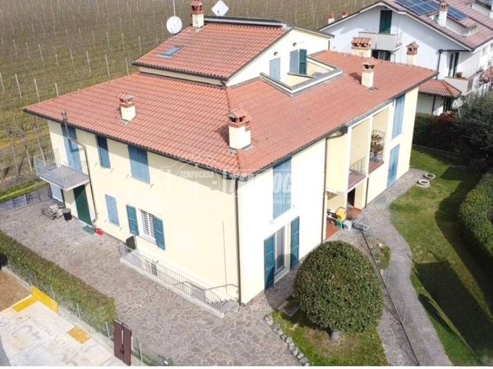 Casa con 6 locali in vendita in Via Arnaldo Cavallazzi, Centro, Castel Bolognese