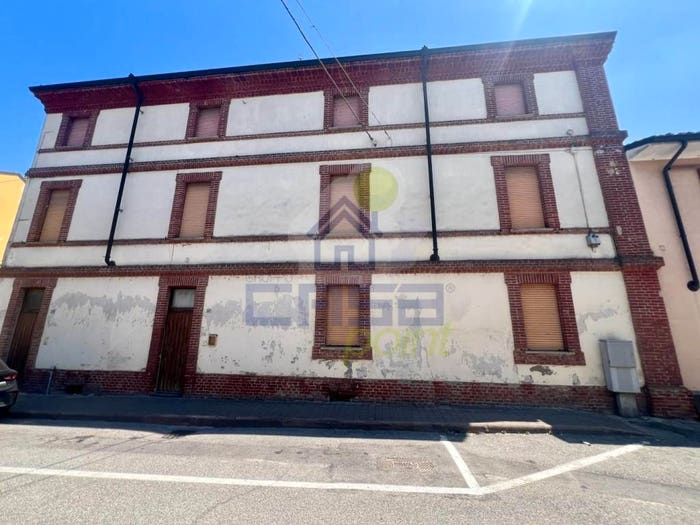 Casa con 6 locali in vendita in via garibaldi, Centro, Chignolo Po