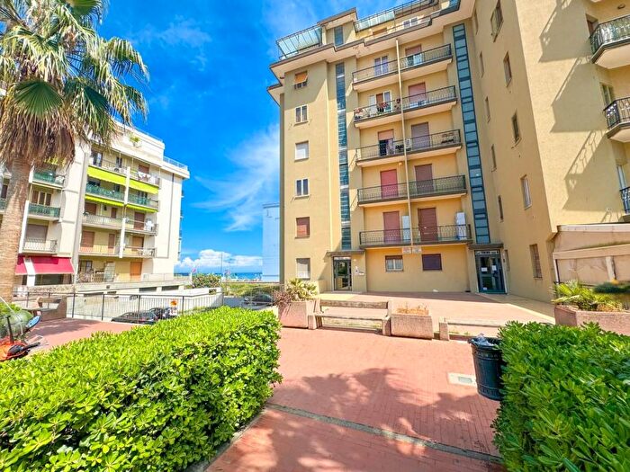 Appartamento bilocale in vendita in Corso Europa, Borghetto Santo Spirito