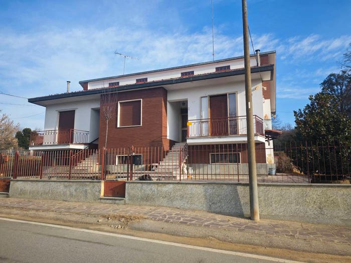 Casa quadrilocale in vendita in Frazione Valleandona, Casabianca Valleandona, Asti