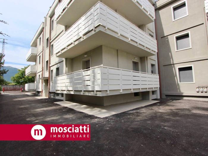 Appartamento con 6 locali in vendita in Via Enrico Fermi, Centro, Matelica