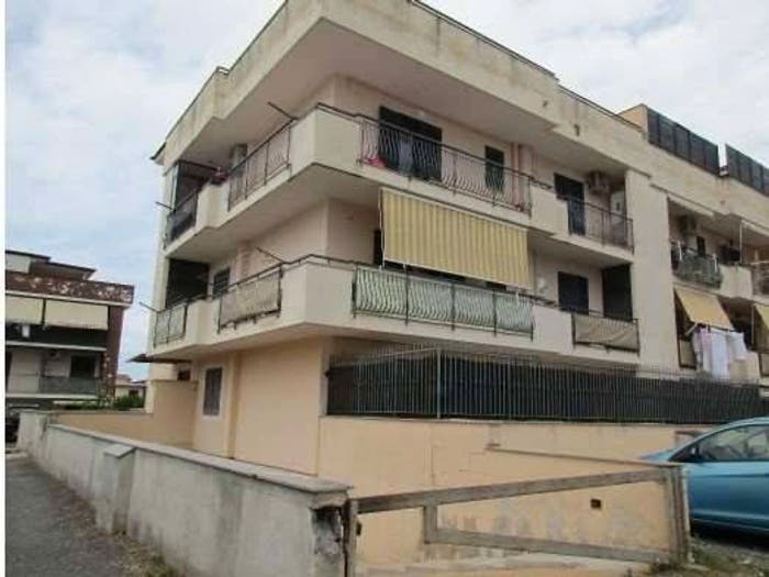 Appartamento con 5 locali in vendita in via delle Ginestre, Melito di Napoli