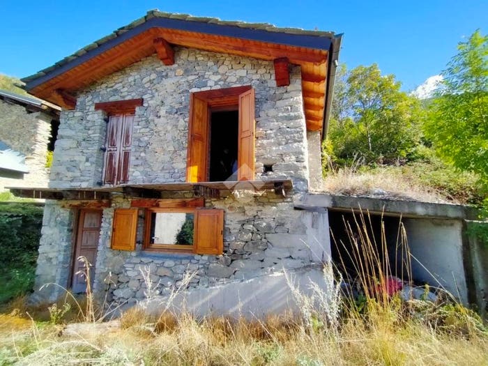 Casa trilocale in vendita in Frazione PorossanLe Triet, Aosta