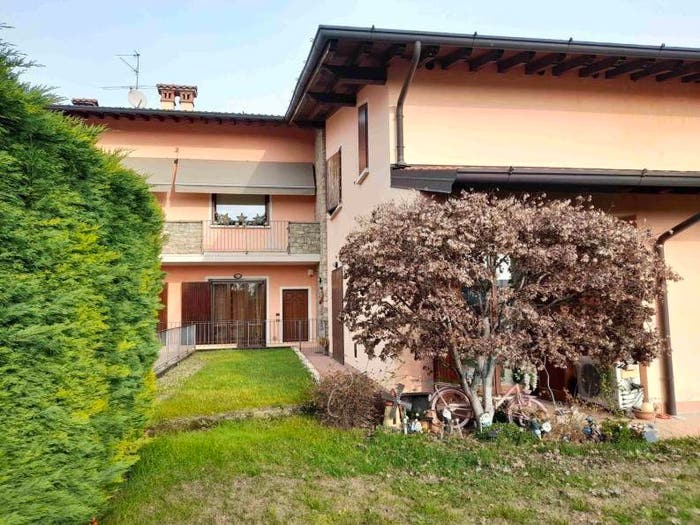 Appartamento con 6 locali in vendita in Via Montenero, Rovato