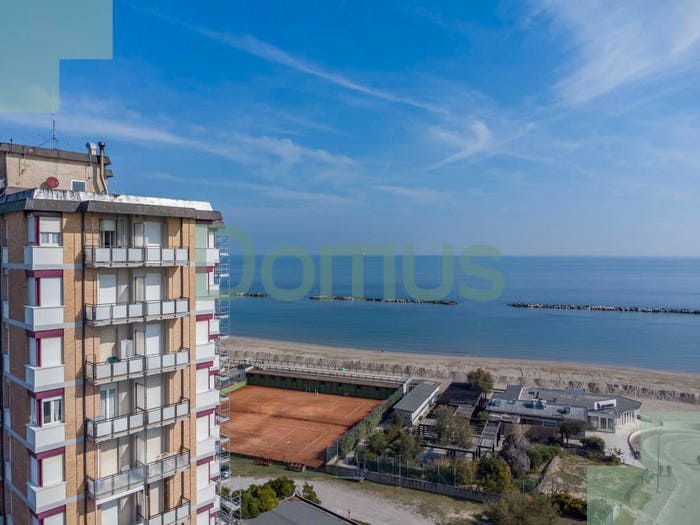 Appartamento quadrilocale in vendita in Viale Francesco Petrarca, Lido Adriano Lido di Dante, Ravenna