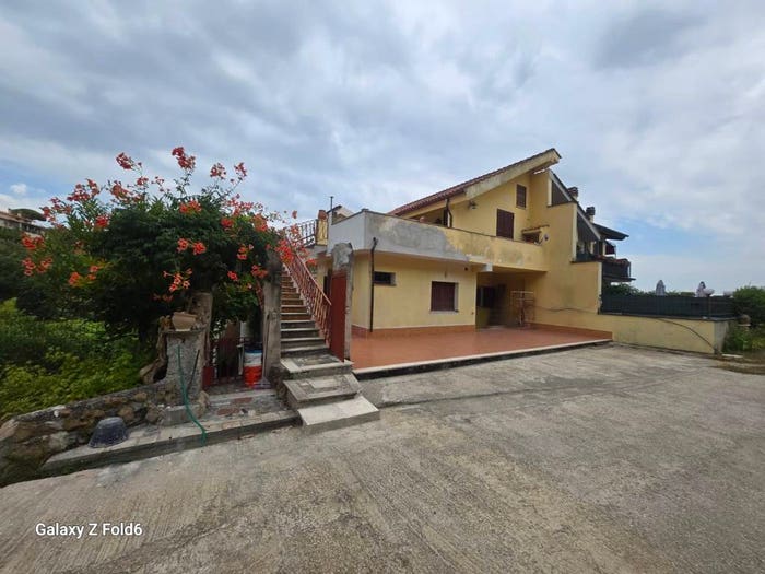 Casa con 6 locali in vendita in Via di Valle Ioro, Valle Yoro, Castelnuovo di Porto