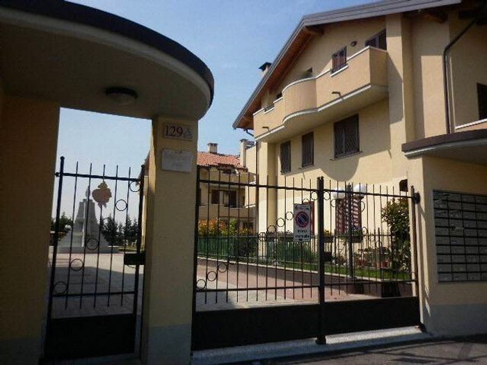 Casa bilocale in vendita in Via Baracca, Centro, Ossona