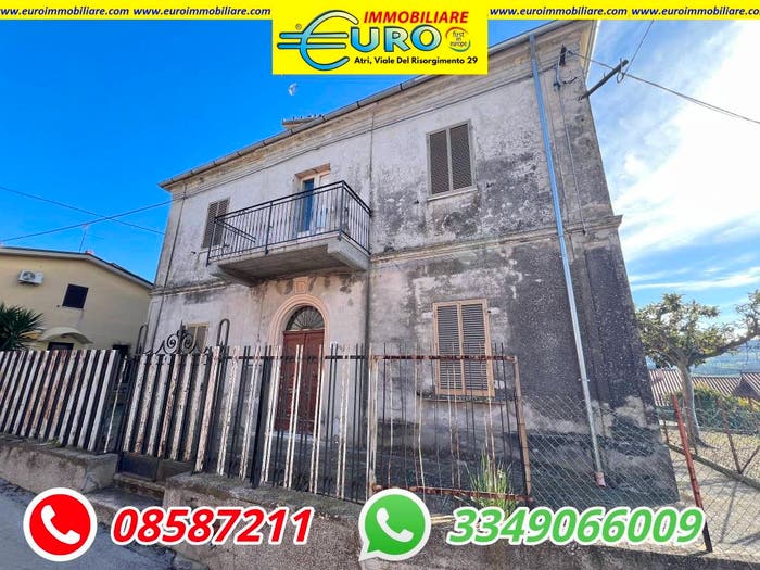 Casa con 6 locali in vendita in Via Borgo Nuovo, Casoli, Atri