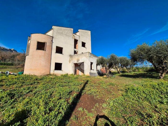 Casa con 6 locali in vendita in Contrada forconile, Gavignano