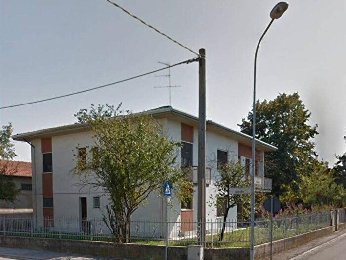 Casa con 6 locali in vendita in VIA TIZIANO, Centro, Moglia