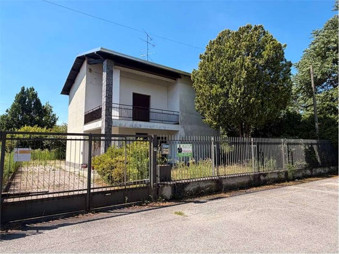 Casa quadrilocale in vendita in Piazza Guglielmo Marconi, Vizzola Ticino